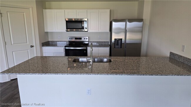 Building Photo - 1352 Stone Ridge Cir