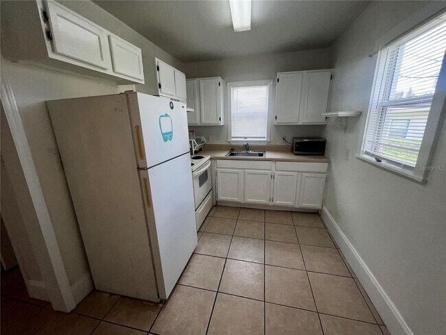 Foto del edificio - 2330 S Ferncreek Ave