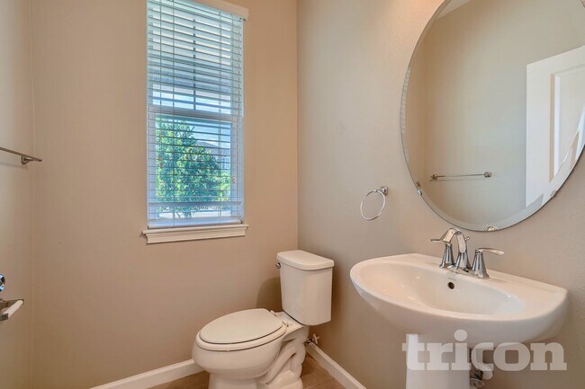 Building Photo - 11913 Meadowgate Pl