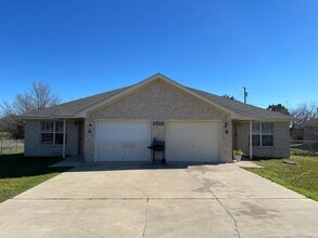 Building Photo - 1515 Pueblo Trce