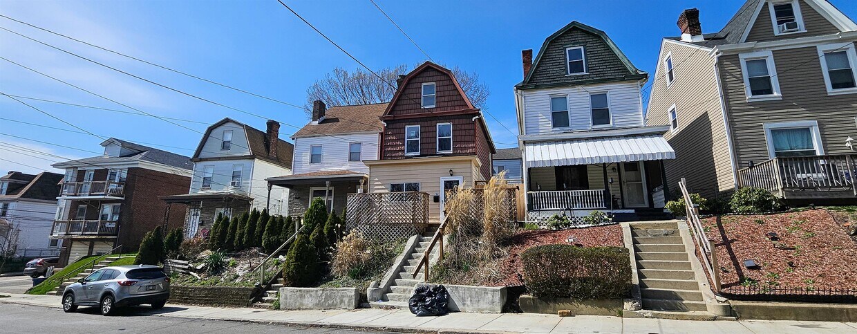 Foto principal - 732 Boggs Ave