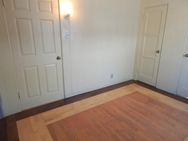 Foto del edificio - Bright 3-Bedroom Home Near UNR with Internet, Laundry and 3 Parking Spaces