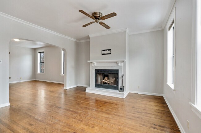 Foto del edificio - 2856 N Southport Ave