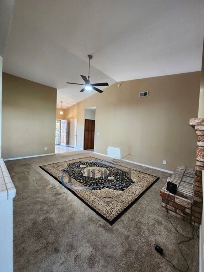 Foto del edificio - 3 bedroom, 2 bath house