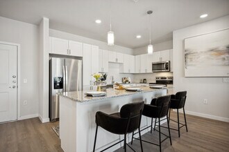 Interior Photo - Ascend at Longbow Highpoint