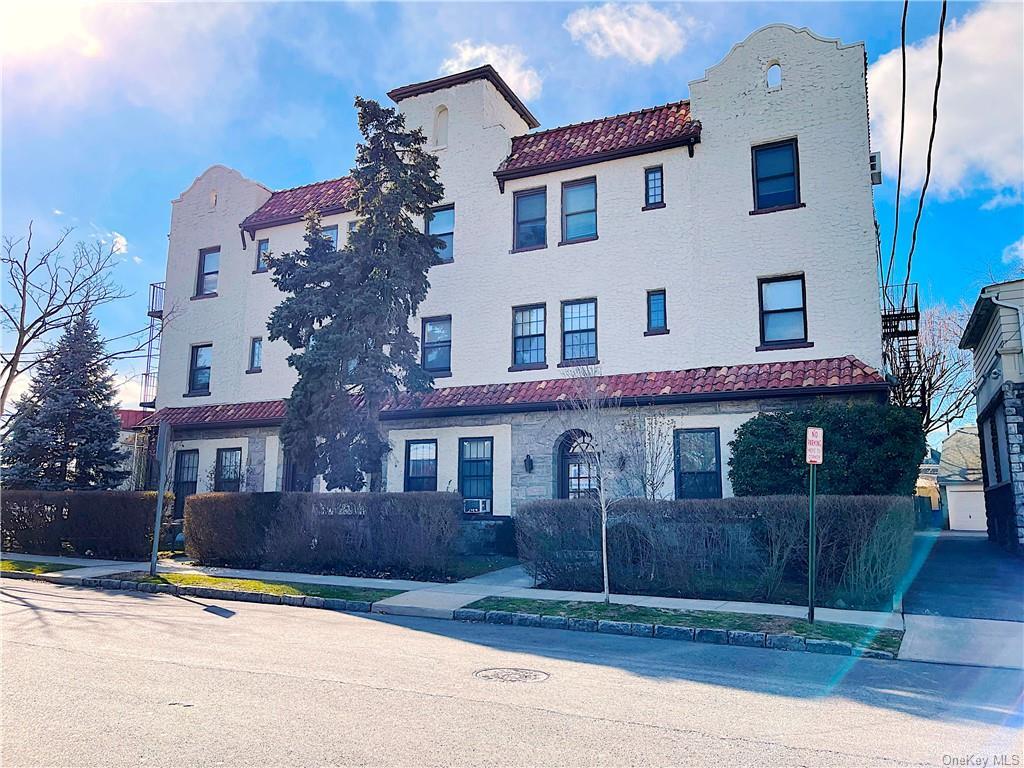 Primary Photo - 107 Hillside Pl