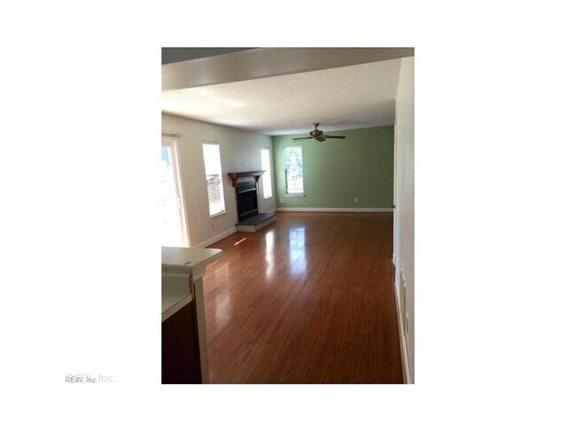 Building Photo - For Rent!!