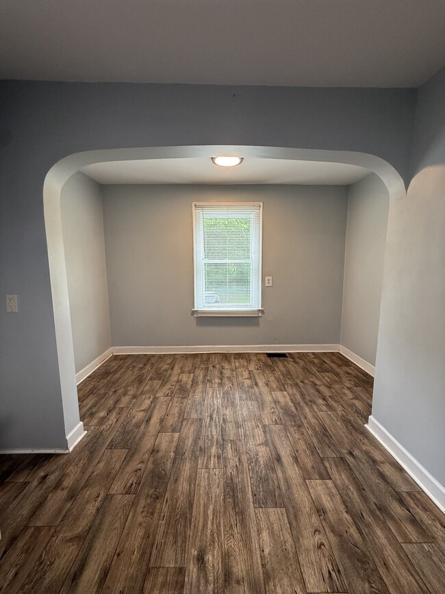 Foto del edificio - 3502 Brouse Ave