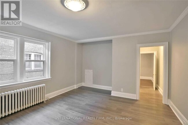 Building Photo - 1094 College St