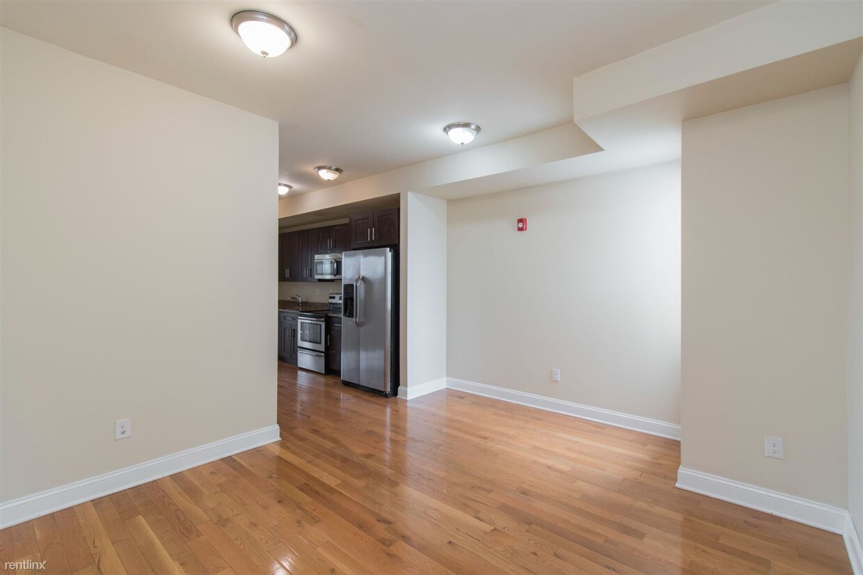 Primary Photo - 3 br, 2 bath Triplex - 1813 N 18TH ST Unit C