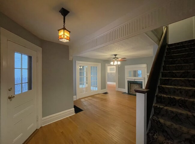Foto del edificio - 615 W Gray St