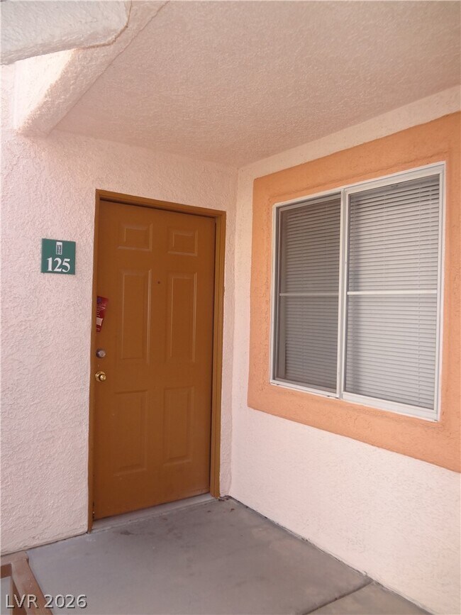 Building Photo - 7570 W Flamingo Rd