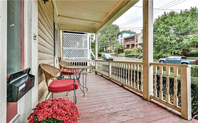 Foto del edificio - 764 Hazelwood Avenue