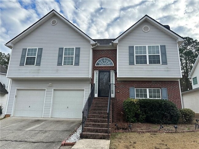 Building Photo - 1943 Oakbluff Way SW