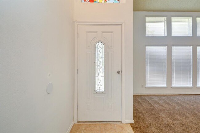 Building Photo - 2615 Ashington Dr