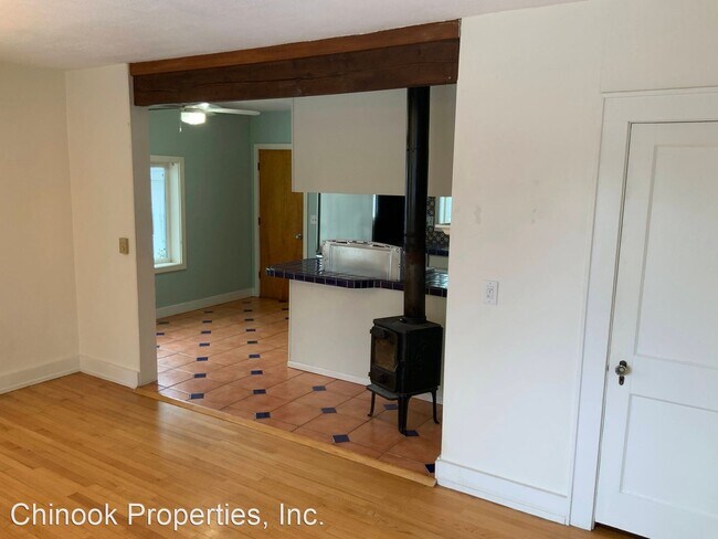 Building Photo - 4 br, 2 bath House - 2310 Floral Hill Dr