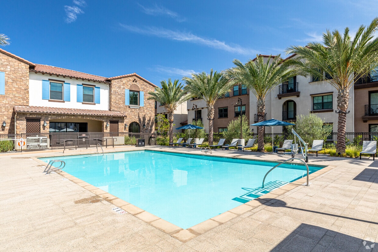 The Courtyards Pacific Village Apartments in San Diego, CA Westside