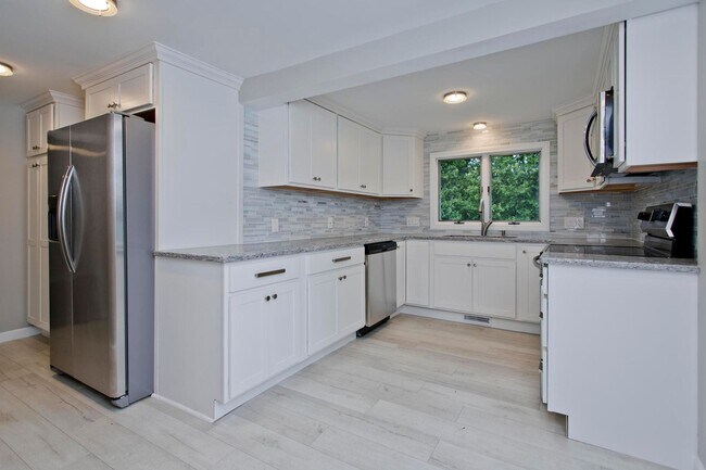 Building Photo - Luxury Single Family Home for Rent