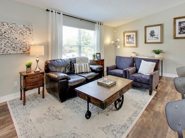 Building Photo - 2050 Rimwood Dr