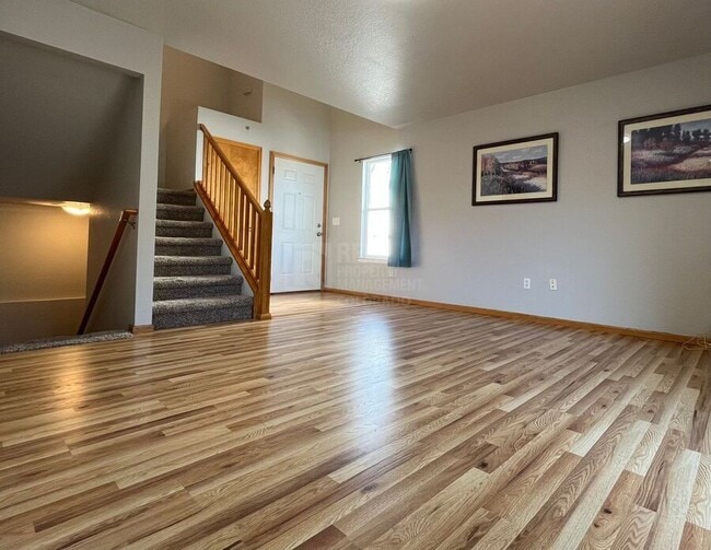 Building Photo - 1044 Winona Cir