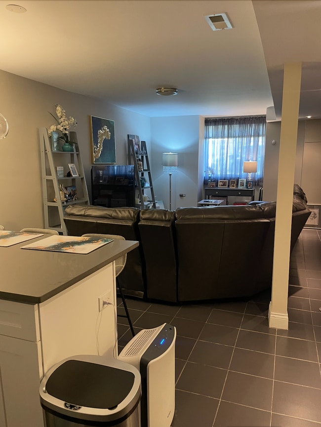 Sala de estar - 4345 S Berkeley Ave