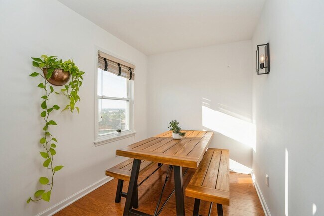 Foto del edificio - 4313 Smith Ave