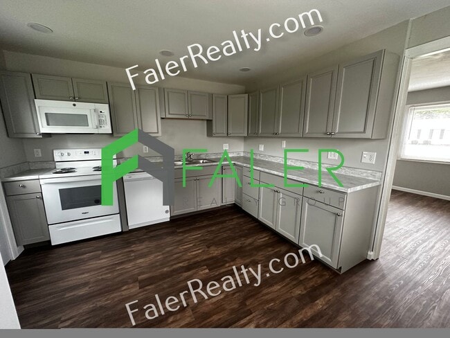 Building Photo - 498 Ridgebury Dr