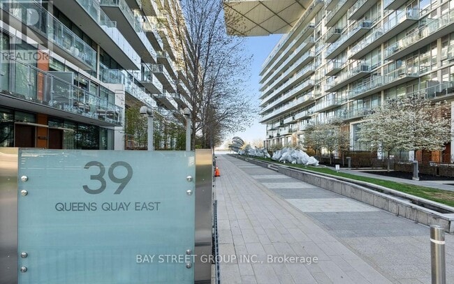 Building Photo - 39-339 Queens Quay E