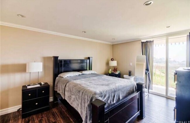 Foto del edificio - 6526 Ocean Crest Dr