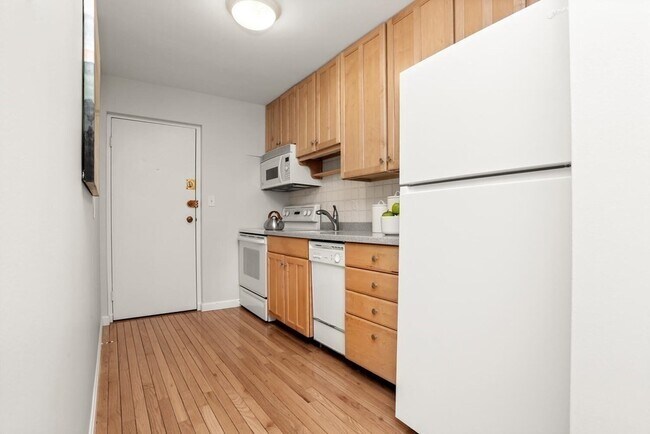 Building Photo - 410 Langley Rd