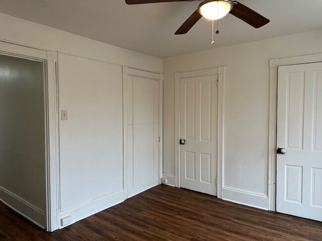 Building Photo - 248 E Ross St