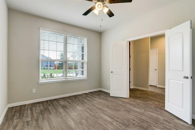 Building Photo - 3823 Sparrow Falls Ln