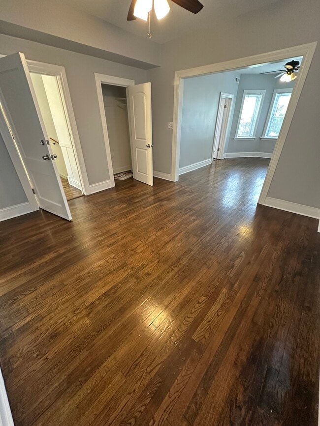 Foto del edificio - 3733 W Addison St