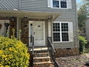 Building Photo - 132 Smoke Rise Dr
