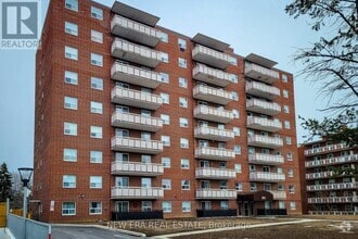 Building Photo - 851-851 Queenston Rd