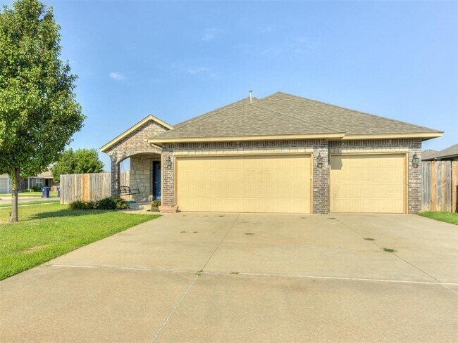 Foto del edificio - 7201 Meadow Lake Dr