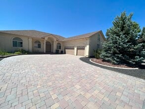 Building Photo - 924 Springfield Dr