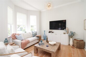 Building Photo - 453 8th Ave S