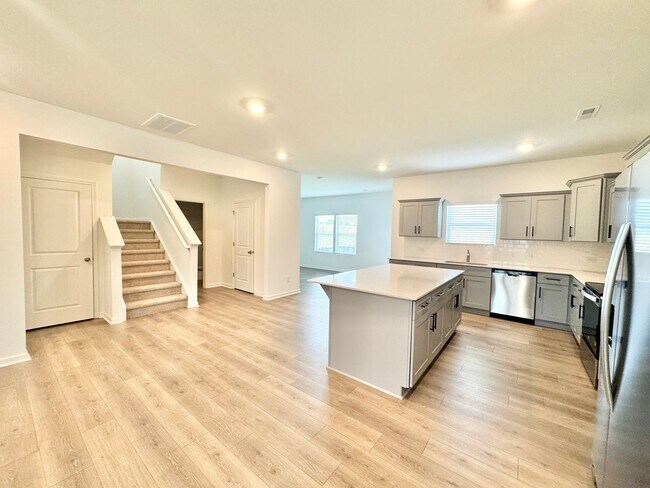 Building Photo - NEW 4 br 2.5 ba home in the Kensington com...