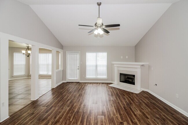 Foto del edificio - 8052 Mary Payton Dr