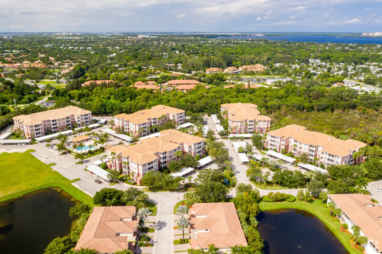 Majestic Palms Phase II Apartments at 11701 Pasetto Ln Fort Myers