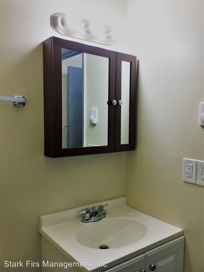 Foto del edificio - 10339 NE Prescott St