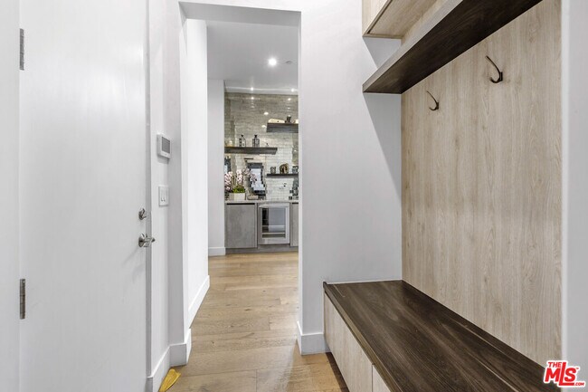 Foto del edificio - 4921 Rubio Ave