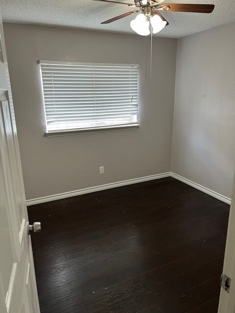 Foto del edificio - 4346 Hawk Meadow Dr