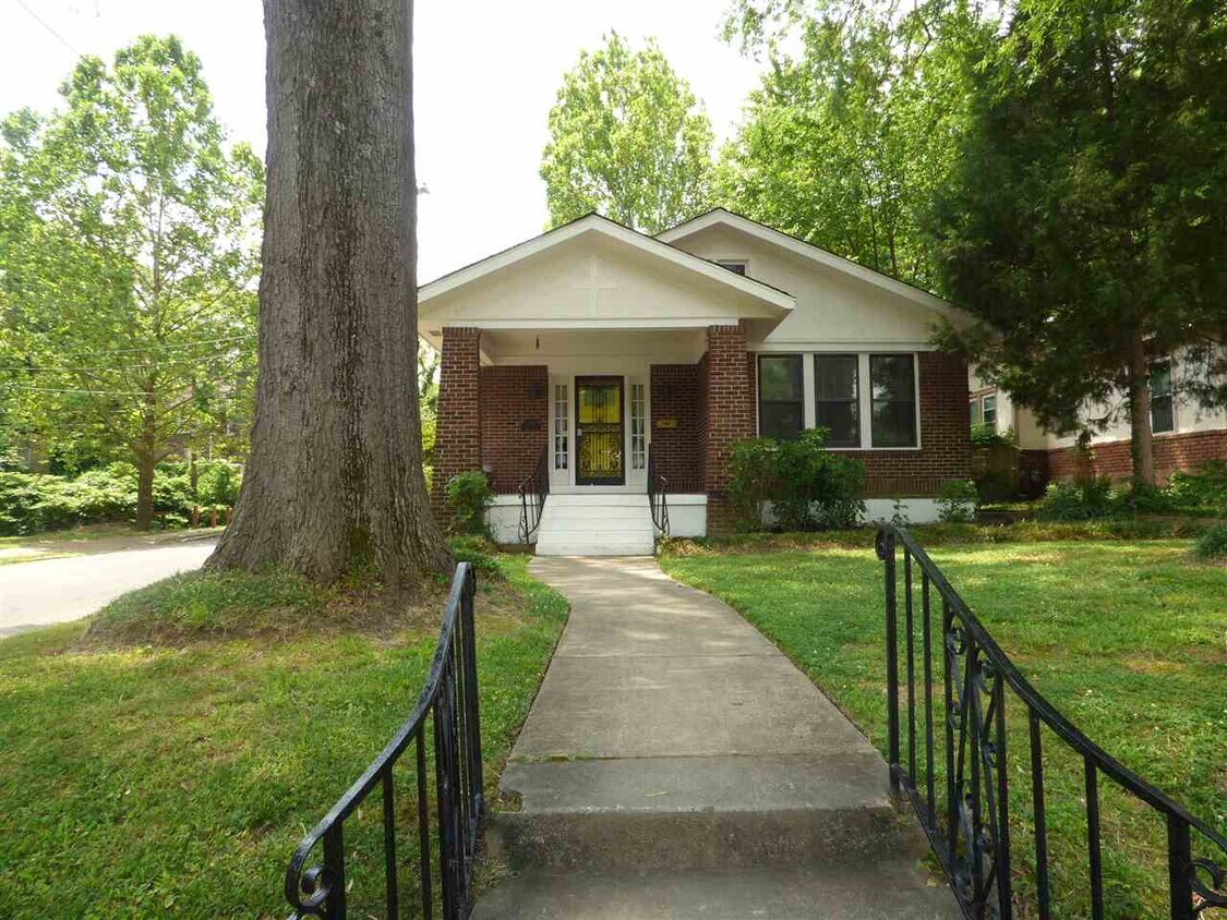 Primary Photo - 1495 Faxon Ave