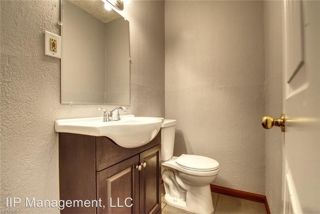 Building Photo - 3 br, 1.5 bath House - 10235 Wentworth Road