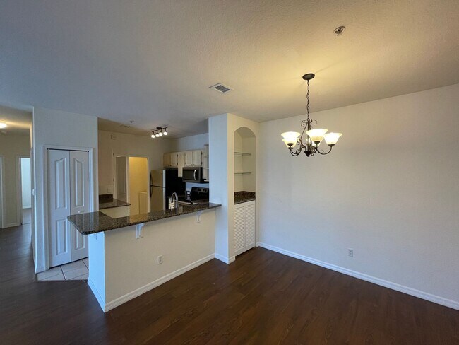 Foto del edificio - Water View!! 4 Bedroom/2 Bath Orlando Condo in Bella Terra!