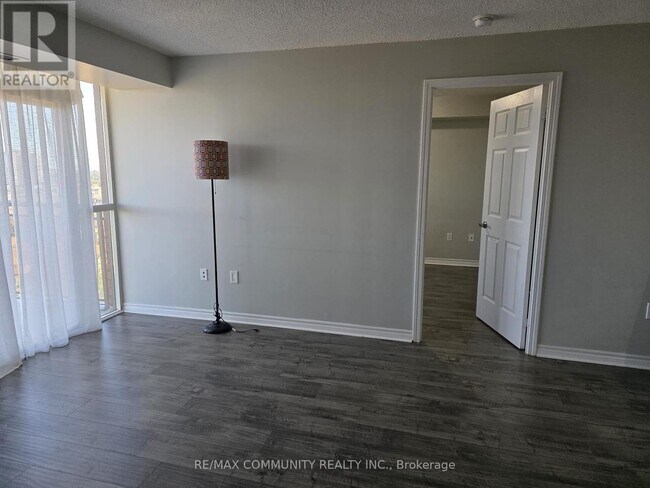 Building Photo - 55-1055 Strathaven Dr