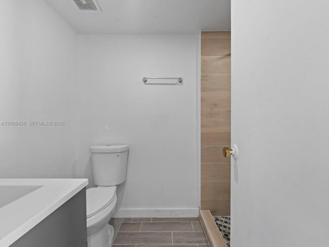 Building Photo - 252 E 36th St