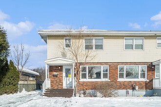 Building Photo - 905 Smyth Rd